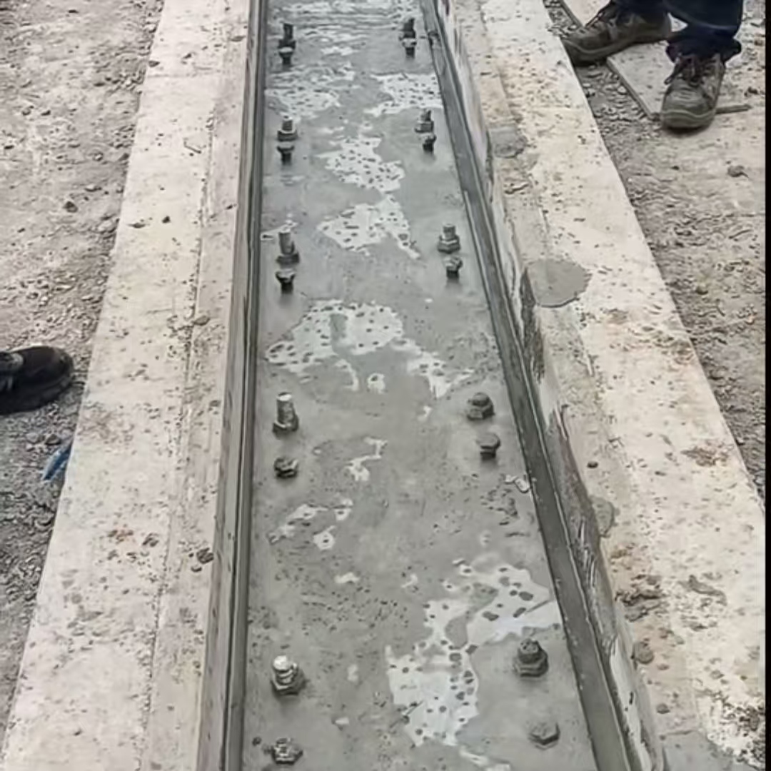 桐庐港口码头起重机龙门吊重型机械设备稳固用早强快凝轨道胶泥